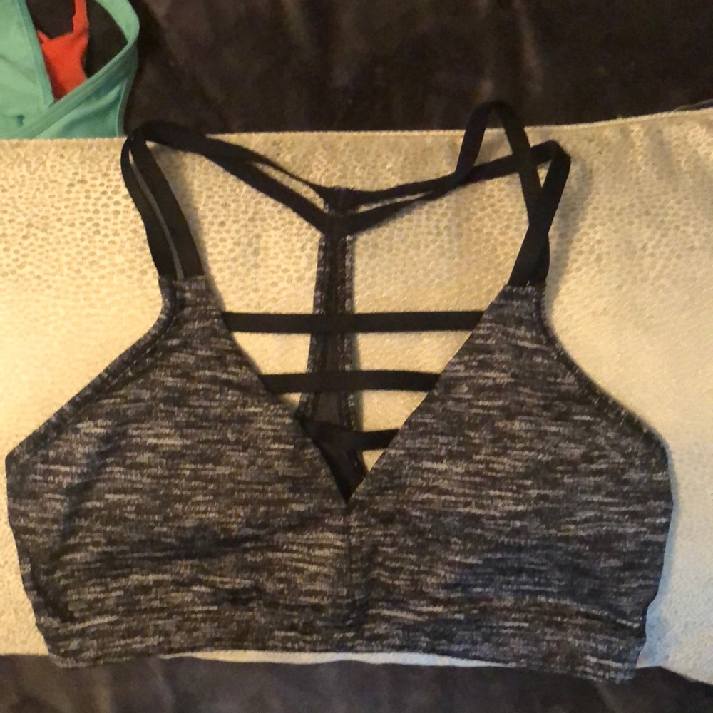 VS sports bra brand new
